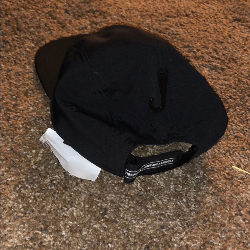 Adidas hat - Picture 2 of 4